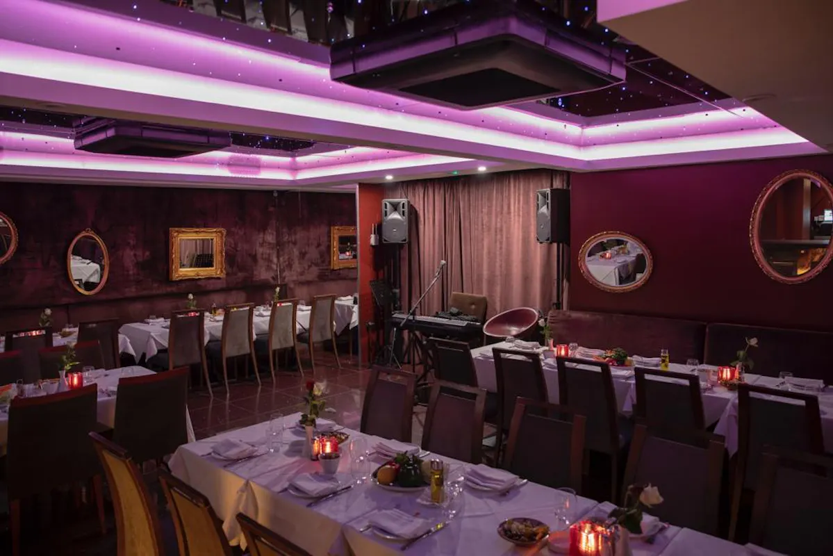 Noura Mayfair