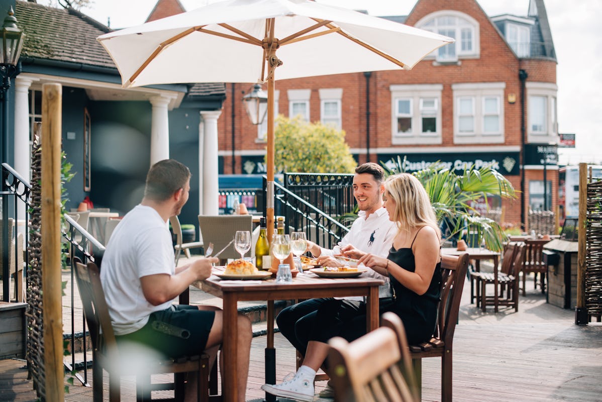 The Black Horse, Kingston