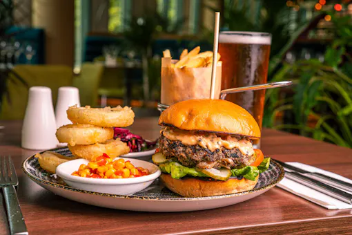 Hide Out Lounge & Grill