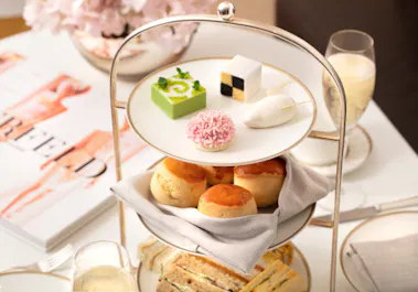 Afternoon Tea at Four Seasons Hotel London Tower Bridge. 