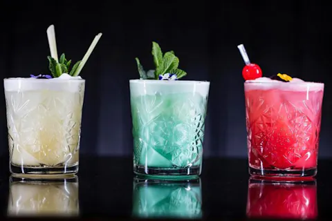 Avenue Bar