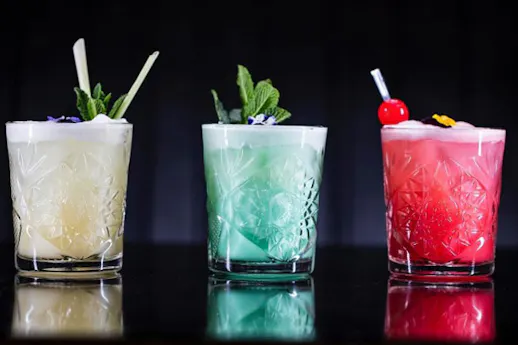 Avenue Bar