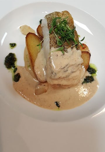 Opera Restaurant Bar & Lounge