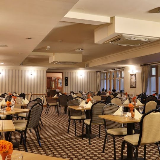 Bookcase Restaurant at the Guide Post Hotel