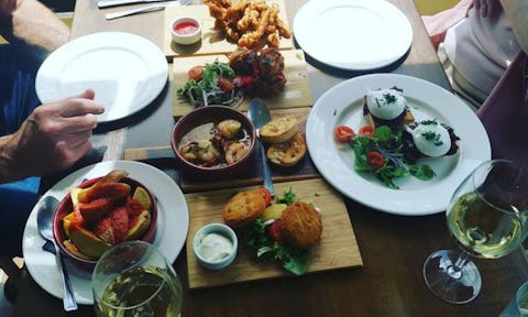 Essenza Bar & Restaurant