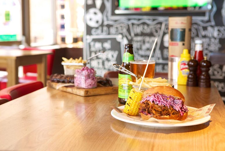Frankie’s Sports Bar & Diner