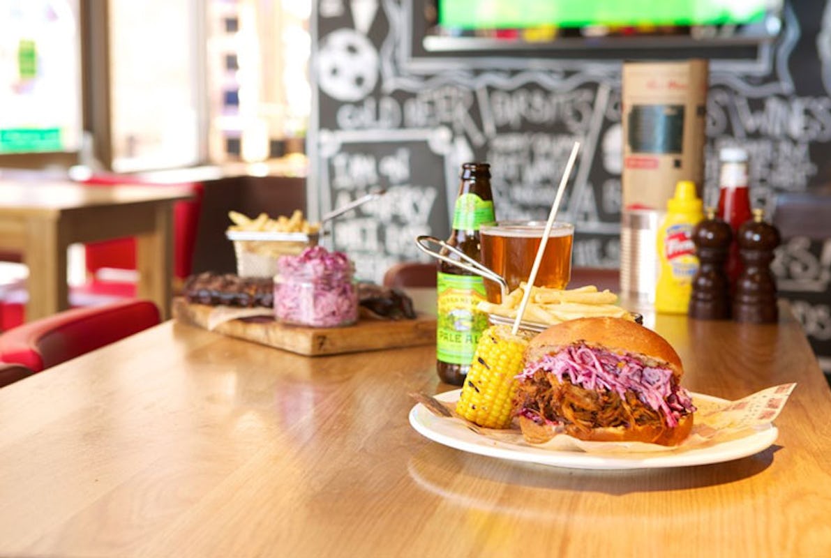 Frankie’s Sports Bar & Diner