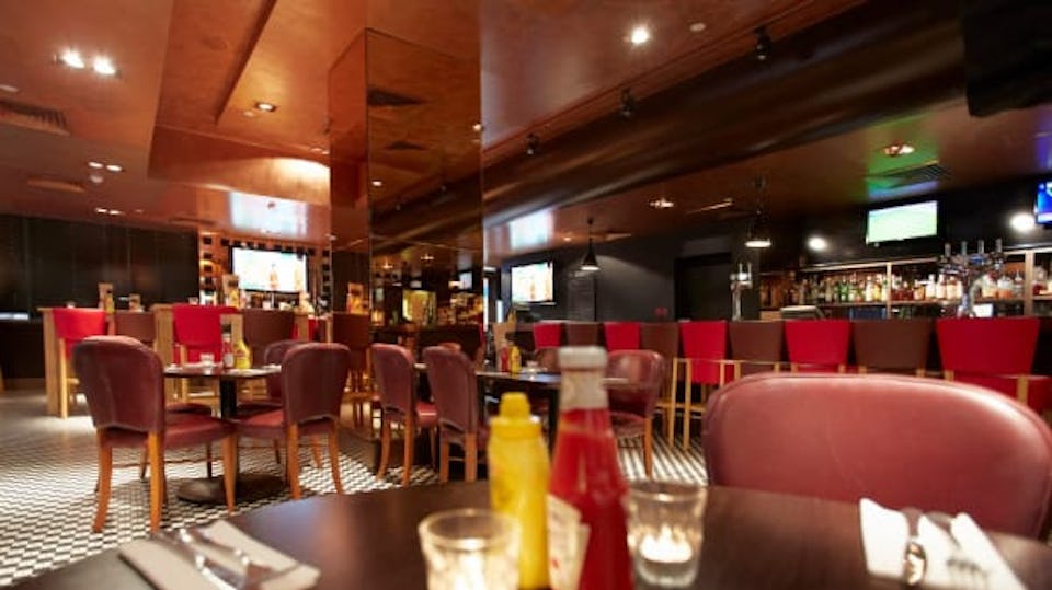 Frankie’s Sports Bar & Diner