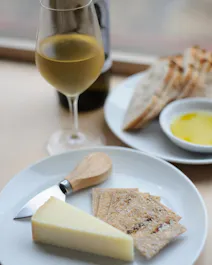 Little Rascal Wine Shop & Bar