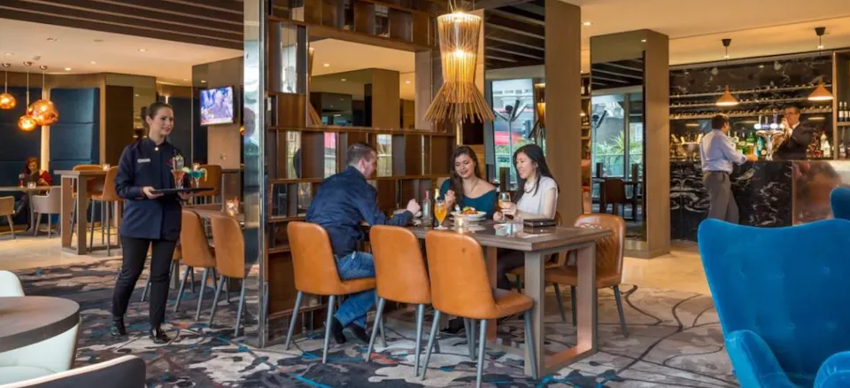 The Globe Bar at the Chiswick Moran Hotel