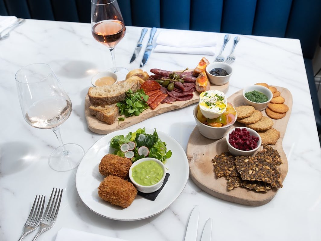 The Six Restaurant at Kings Arms Hotel