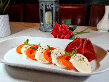 Goldberry Bar & Kitchen