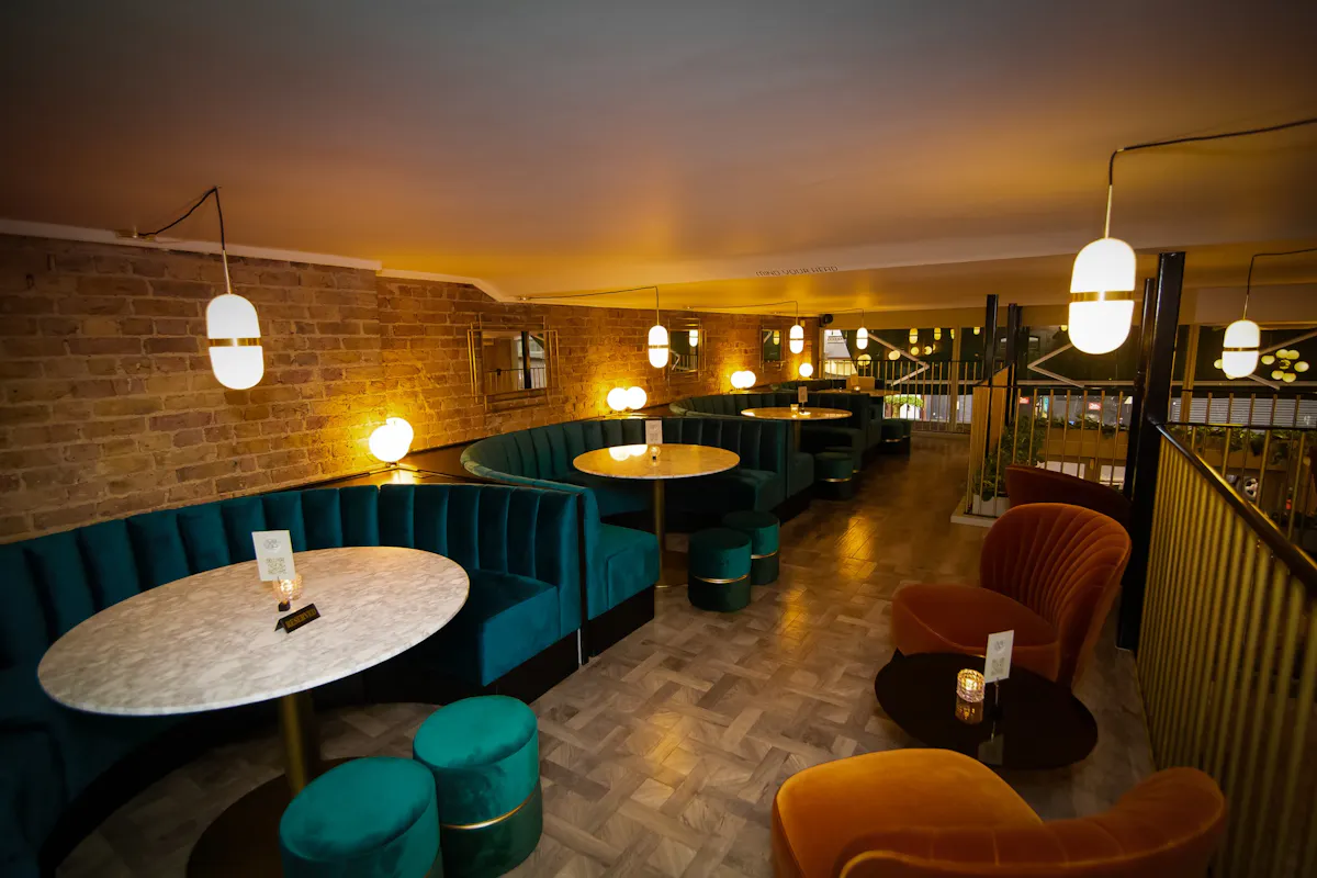 Luna Gin Bar