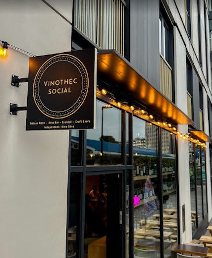 Vinothec Social