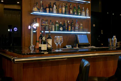Q Bar & Restaurant