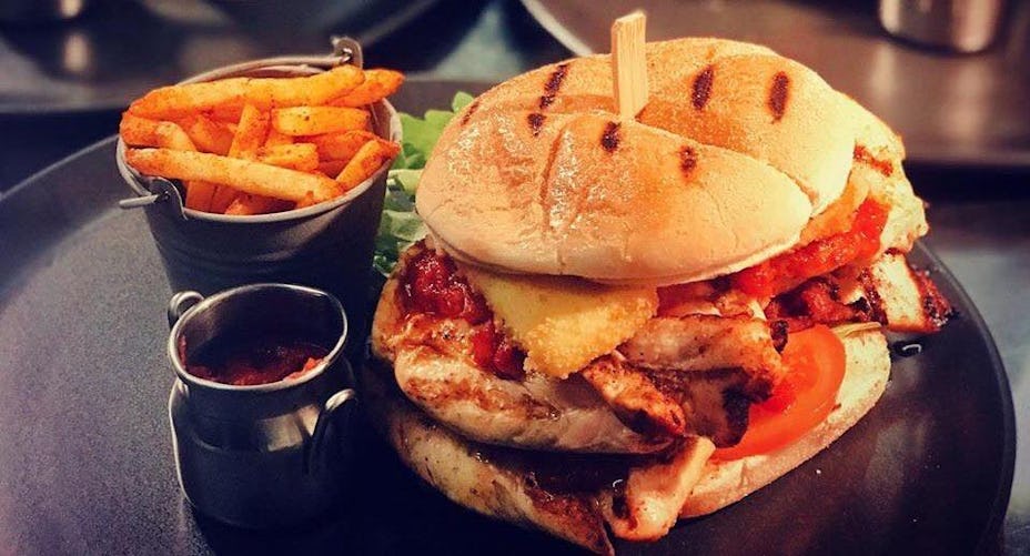 Station Bar and Grill, Town Centre Restaurant Reviews, Bookings