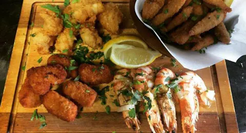 George's Fish & Souvlaki Bar