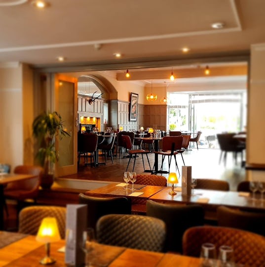 Hurtwood Inn Pub and Restaurant