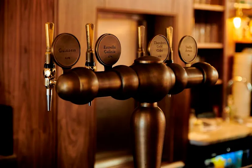 The Rose & Crown Clapham Old Town