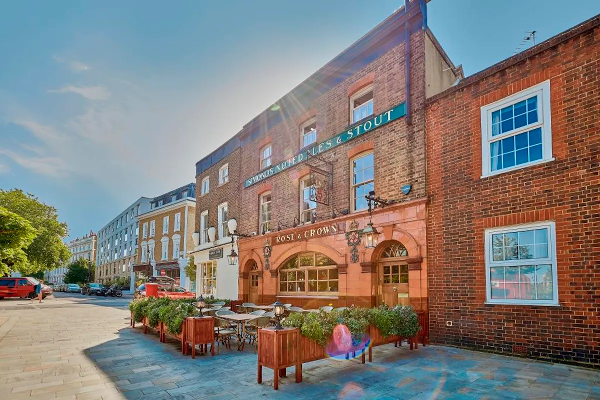 The Rose & Crown Clapham Old Town