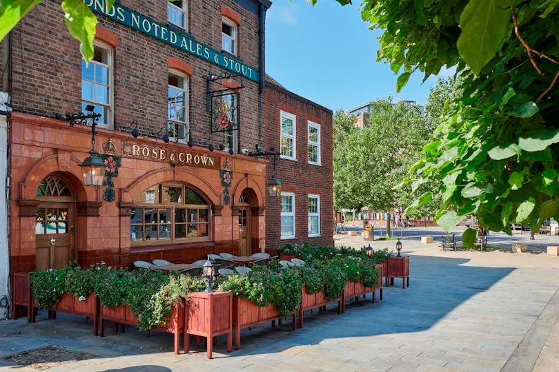 The Rose & Crown Clapham Old Town