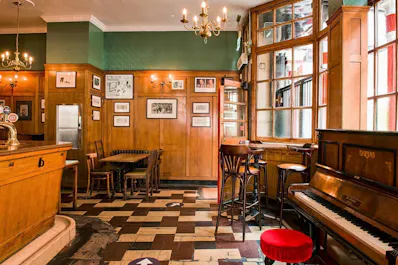 Coach & Horses - Greek Street