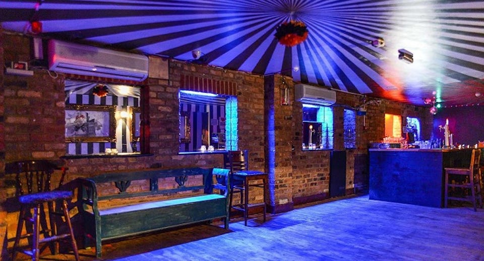 Tipsy Bar