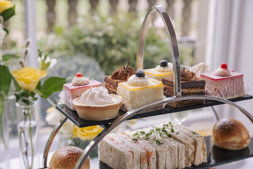 Mulberry Restaurant at Oatlands Park Hotel 