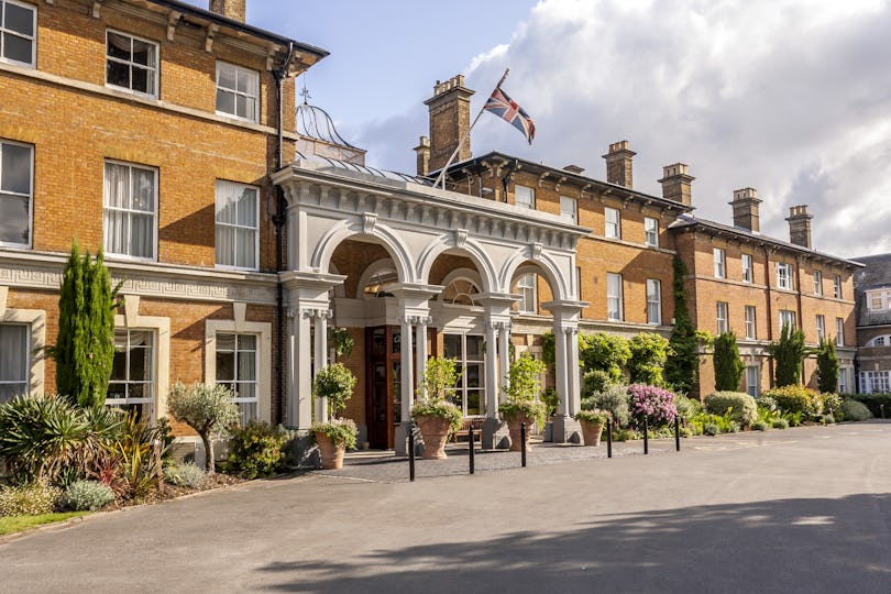 Mulberry Restaurant at Oatlands Park Hotel 