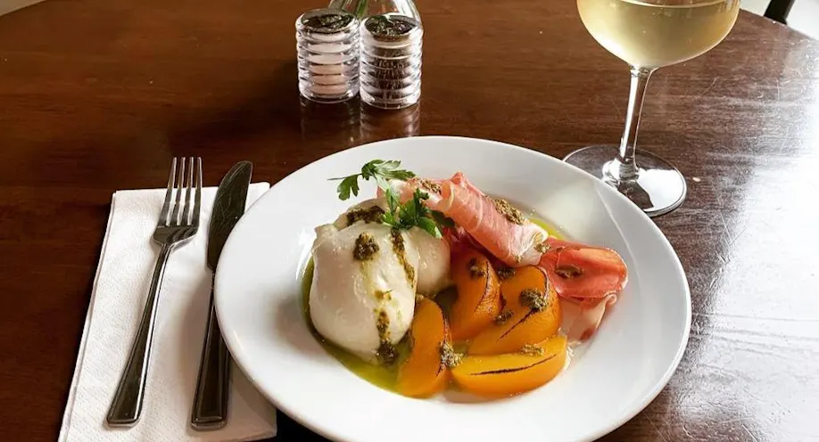 Alcedo Bistro & Bar