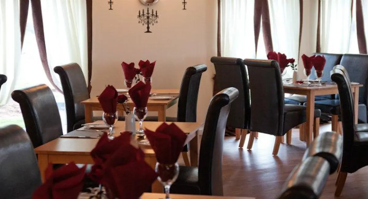 Nineteen Restaurant & Bar
