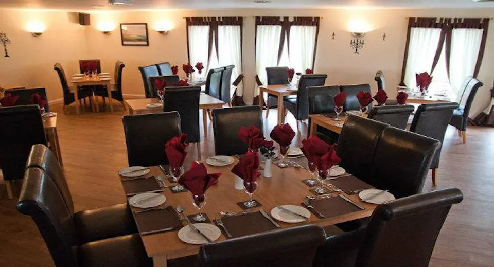 Nineteen Restaurant & Bar