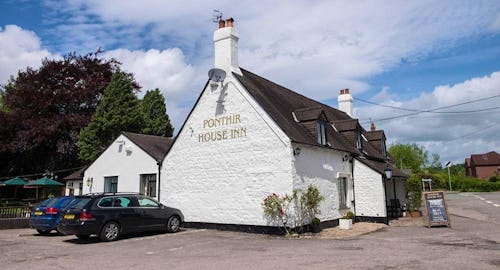 Ponthir House Inn