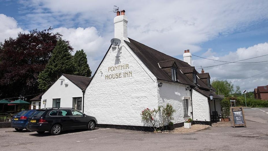 Ponthir House Inn