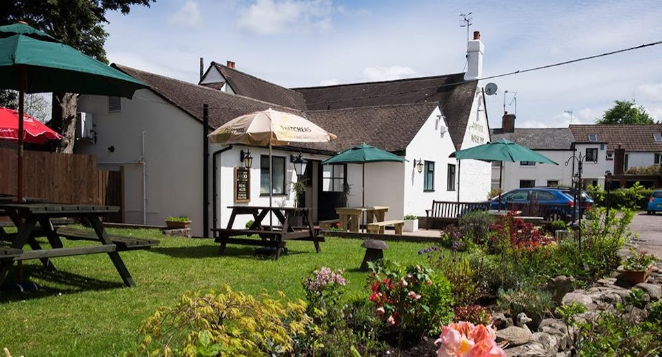 Ponthir House Inn