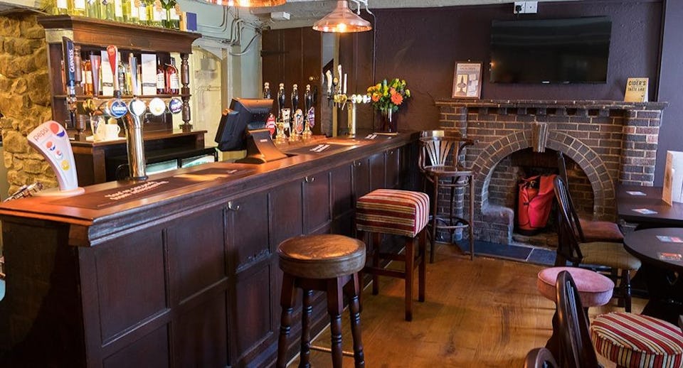 Ponthir House Inn