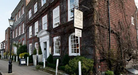 Restaurant 1707 at The Old House Hotel