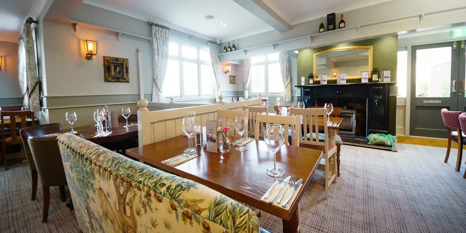The Hollybush Inn
