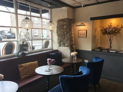 Harry's Restaurant & Wine Bar