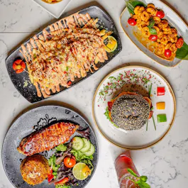 Sapores Restaurant and Lounge