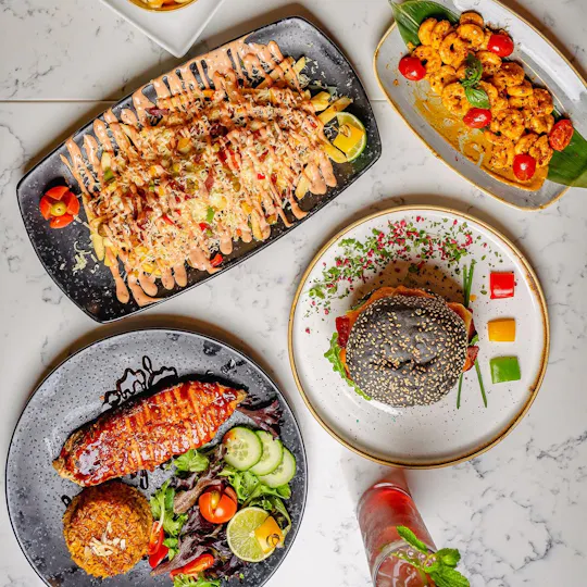 Sapores Restaurant and Lounge