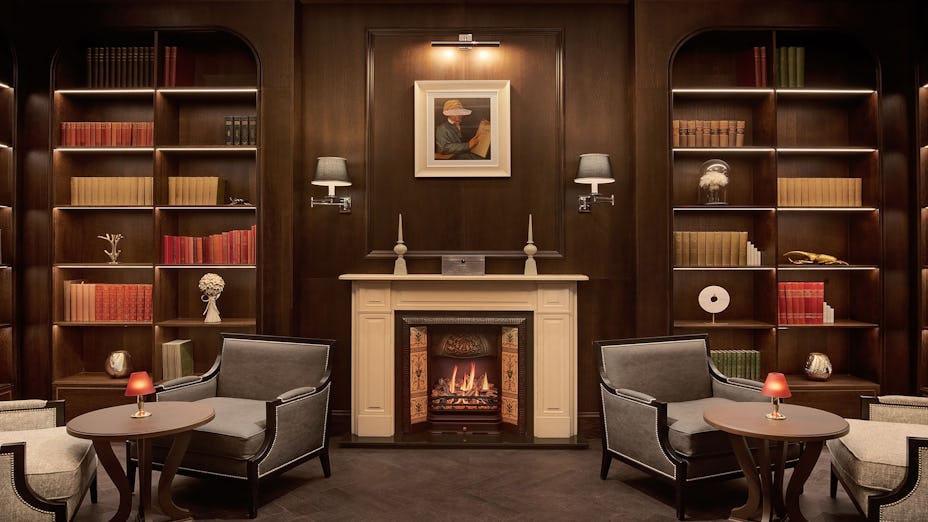 The Library Club at Fairmont Windsor Park