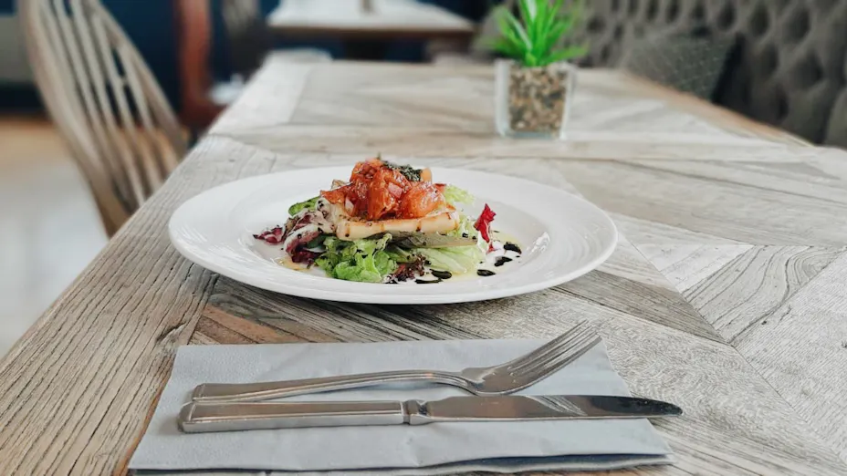 Cardross Inn, Argyll - Restaurant Review, Menu, Opening Times