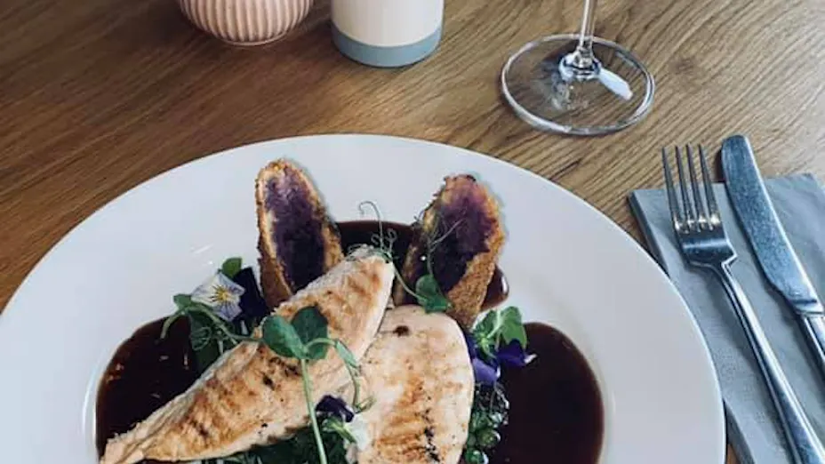 Cardross Inn, Argyll - Restaurant Review, Menu, Opening Times