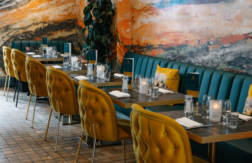Square Grill Restaurant & Piano Bar