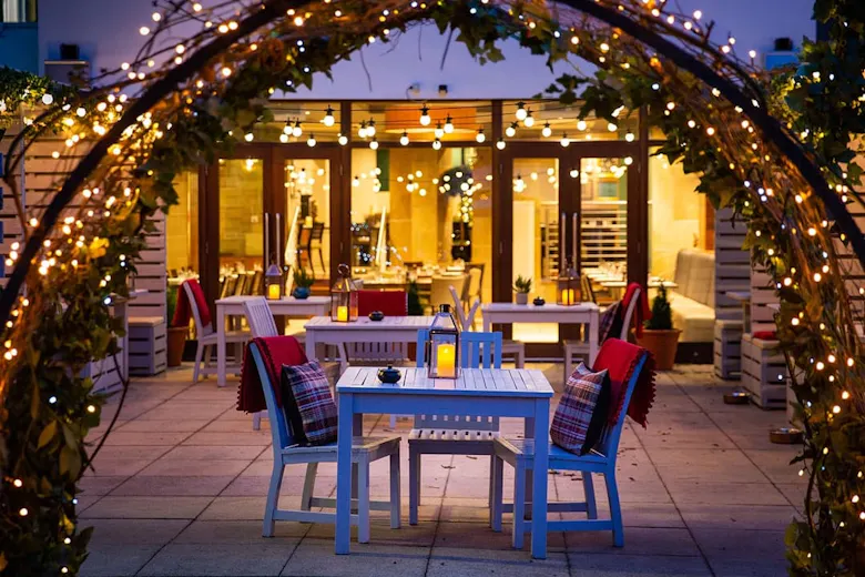 The Neighbourhood – Kitchen | Bar | Garden