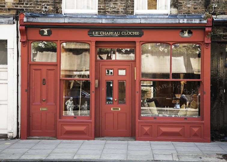 La Muse at Le Chapeau Cloche