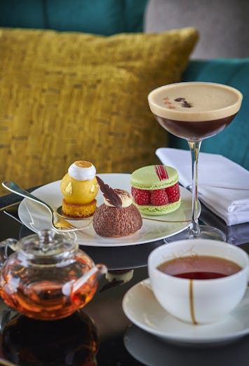 Afternoon Tea at 10 Degrees Sky Bar, London - Restaurant Reviews ...