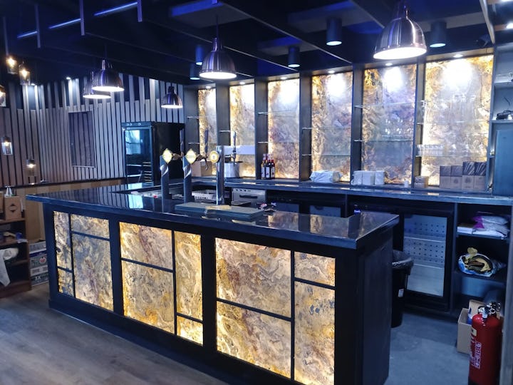 Kingsway Lounge