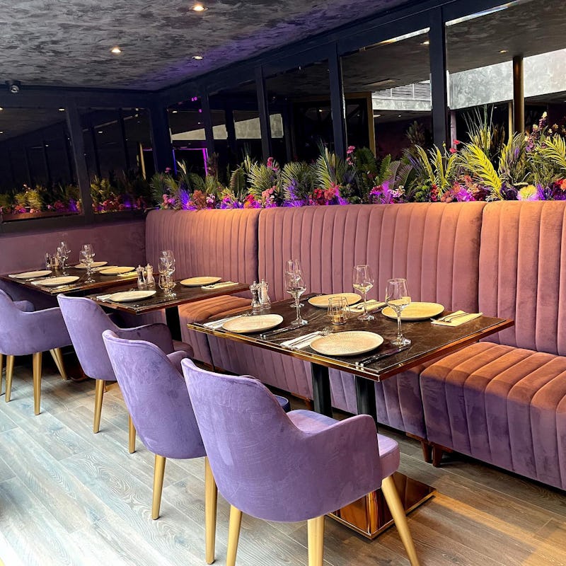 GRÄS Restaurant & Lounge